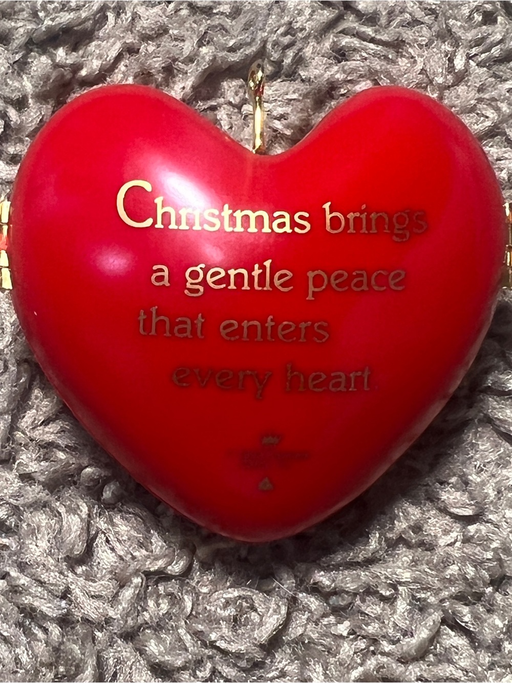 Hallmark Keepsake Ornament Heart of Christmas Collector’s Series 1993 - Picture 7 of 8